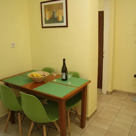 Lejlighed Julie's Holiday Flat 1 *